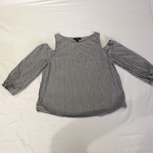 Stylish Gap Top Size Small